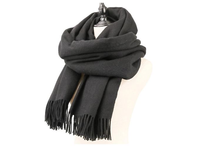 Stola in cashmere nero con frange Hermès - vista 7