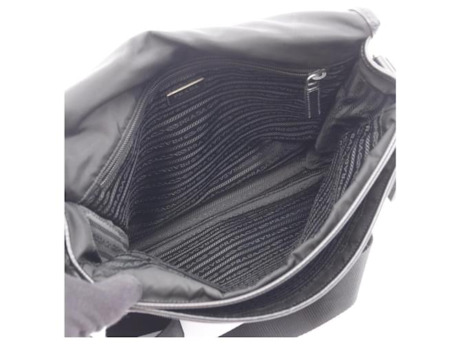 Prada Nylon Schultertasche Schwarz - Ansicht 3