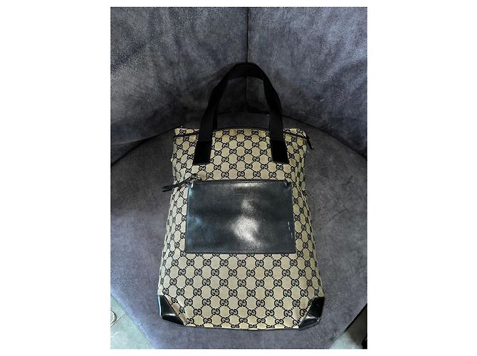 Gucci Borsa Tote GG Supreme Canvas Nero Beige - vista 2