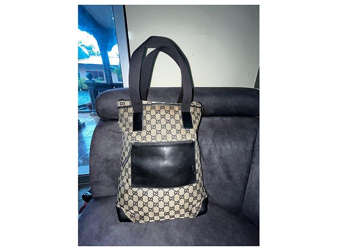 Gucci Borsa Tote GG Supreme Canvas Nero Beige - vista 3