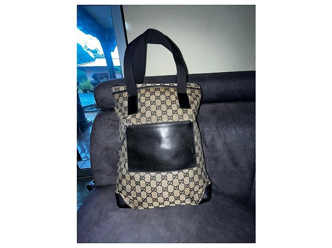 Gucci Borsa Tote GG Supreme Canvas Nero Beige - vista 4