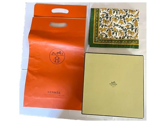 Hermès Set de Mesa 'Caza en India' de Algodón con Caja y Bolsa Blanco Dorado Verde Amarillo Verde oscuro - vista 2