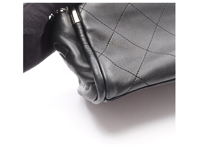 Chanel Matelassé Handtasche Schwarz - Ansicht 10