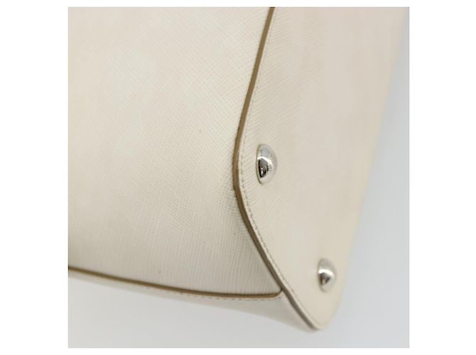 Borsa a mano Gancini in pelle bianca e argento di Salvatore Ferragamo Auth bs34555 Bianco - vista 13