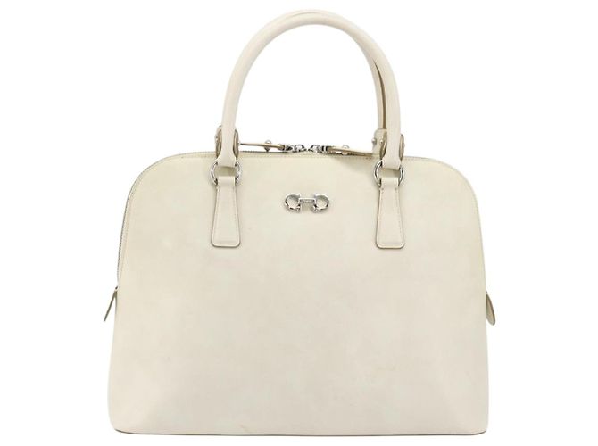 Borsa a mano Gancini in pelle bianca e argento di Salvatore Ferragamo Auth bs34555 Bianco - vista 2