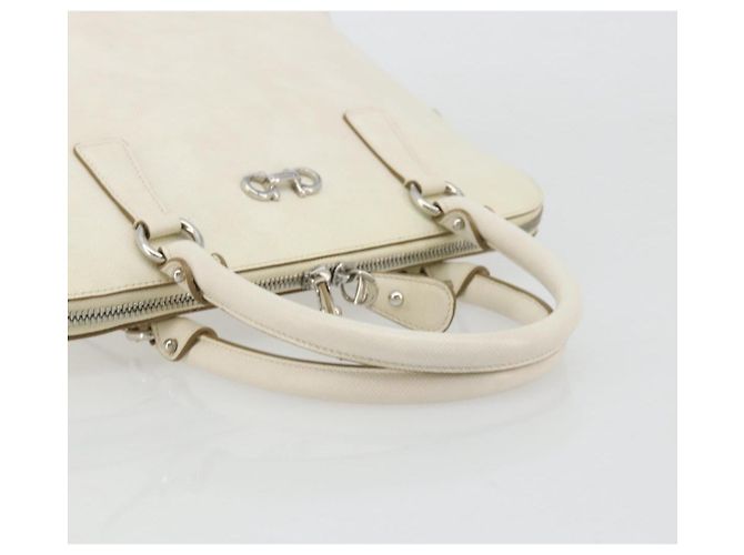 Borsa a mano Gancini in pelle bianca e argento di Salvatore Ferragamo Auth bs34555 Bianco - vista 7