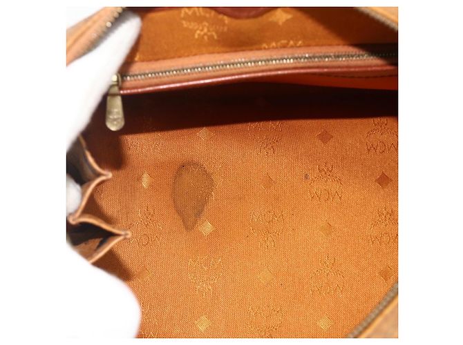 Borsa Boston MCM Logogram Vicetos PVC Marrone Oro Auth 178073A D'oro - vista 16
