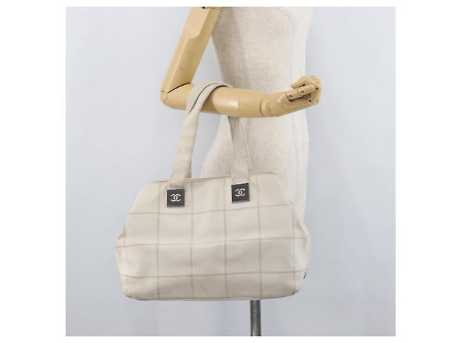 CHANEL Borsa a Mano Choco Bar Pelle Bianca Argento CC Auth 178206 Bianco - vista 24