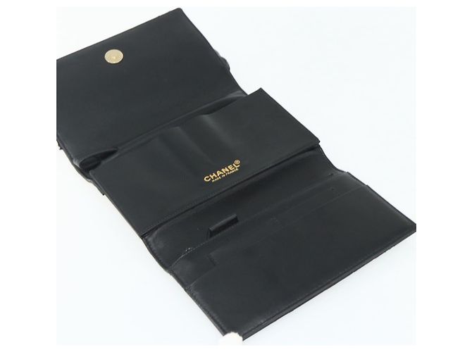 CHANEL Clutch Choco Bar Camelia in Pelle di Agnello Nero Oro CC Auth 177325A D'oro - vista 13