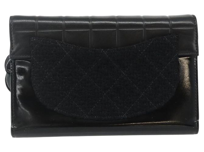 CHANEL Clutch Choco Bar Camelia in Pelle di Agnello Nero Oro CC Auth 177325A D'oro - vista 3