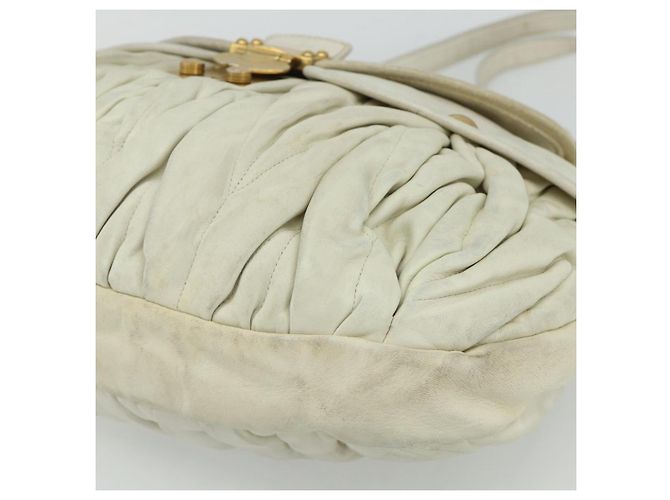 Borsa a Spalla Miu Miu Matelassé in Pelle Bianca e Oro Auth 178993 Bianco D'oro - vista 10