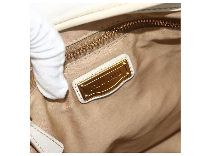 Borsa a Spalla Miu Miu Matelassé in Pelle Bianca e Oro Auth 178993 Bianco D'oro - vista 19