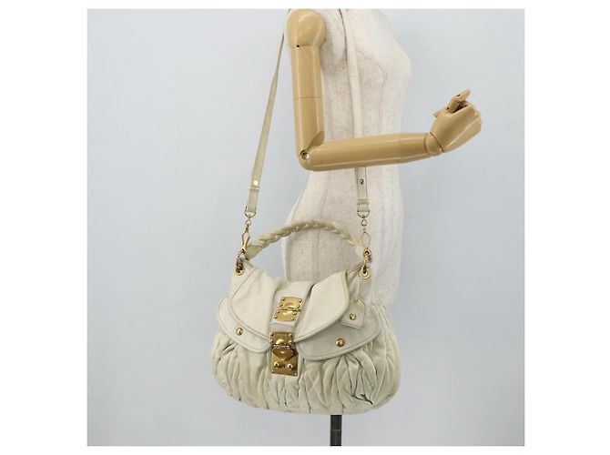 Borsa a Spalla Miu Miu Matelassé in Pelle Bianca e Oro Auth 178993 Bianco D'oro - vista 25