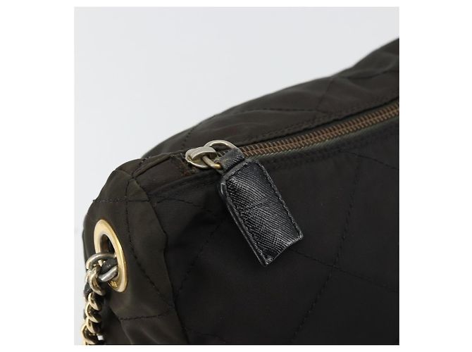 Borsa a spalla con catena Prada in nylon nero e oro Auth bs34879A D'oro - vista 10