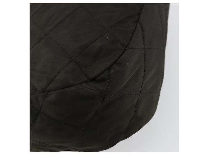 Borsa a spalla con catena Prada in nylon nero e oro Auth bs34879A D'oro - vista 16