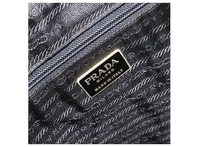 Borsa a spalla con catena Prada in nylon nero e oro Auth bs34879A D'oro - vista 18
