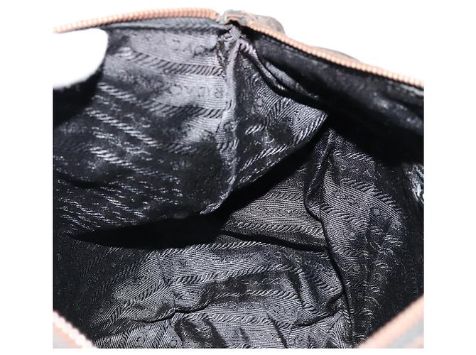 Borsa a spalla con catena Prada in nylon nero e oro Auth bs34879A D'oro - vista 20