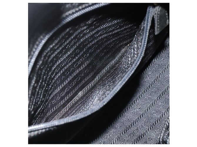 Borsa Tote a Catena Prada Nylon Nero Oro Auth 178129 D'oro - vista 23