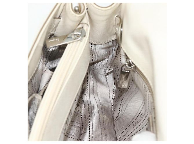 Borsa a mano Gancini in pelle bianca e argento di Salvatore Ferragamo Auth 177310A Bianco - vista 18