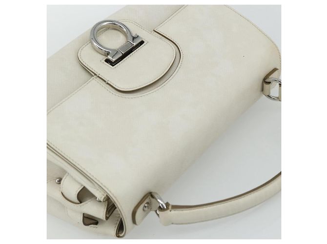Borsa a mano Gancini in pelle bianca e argento di Salvatore Ferragamo Auth 177310A Bianco - vista 6