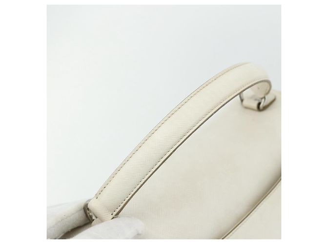 Borsa a mano Gancini in pelle bianca e argento di Salvatore Ferragamo Auth 177310A Bianco - vista 7