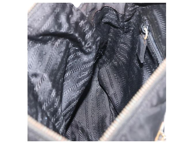 Borsa a Spalla con Catena PRADA in Nylon Nero e Oro Auth bs34842 D'oro - vista 22