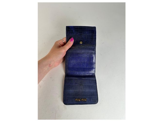Carteira compacta vintage Miu Miu em couro croco azul - vista 7