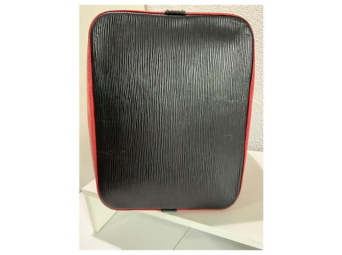 Borsa Louis Vuitton Petite Noe Epi Rosso e Nero - vista 13