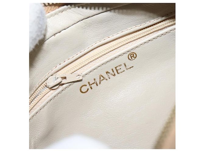 Chanel Vintage Diamond CC Camera Quilted Leather Small Beige - vista 6