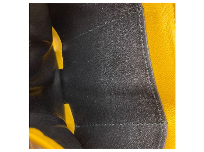 Portefeuille pliable en cuir jaune Balenciaga - vue 11