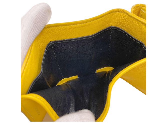 Portefeuille pliable en cuir jaune Balenciaga - vue 5