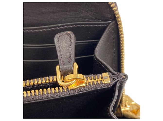 Cartera larga de cuero con relieve Miu Miu Negro - vista 11
