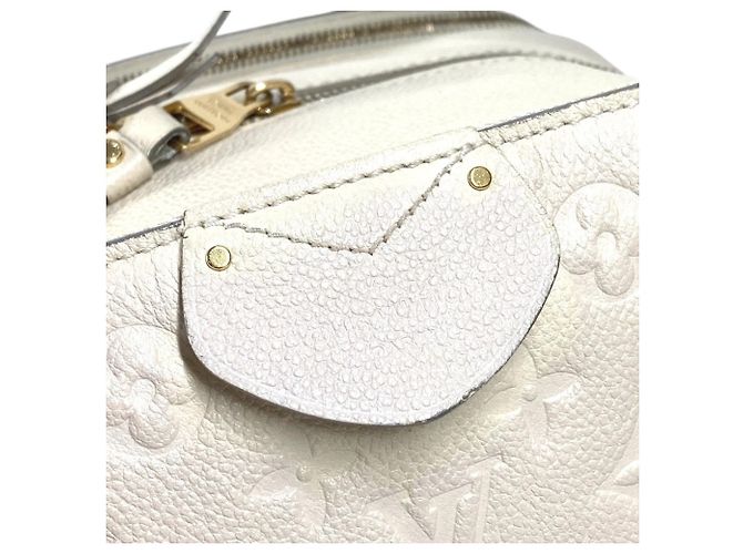 Borsa Tote Louis Vuitton Monogram Empreinte Mare MM Bianco - vista 14