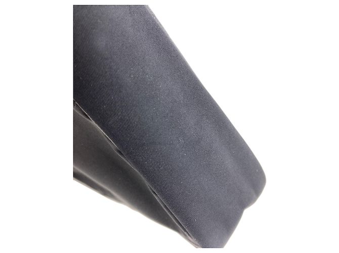 Borsa a tracolla in nylon nero con logo Prada - vista 13