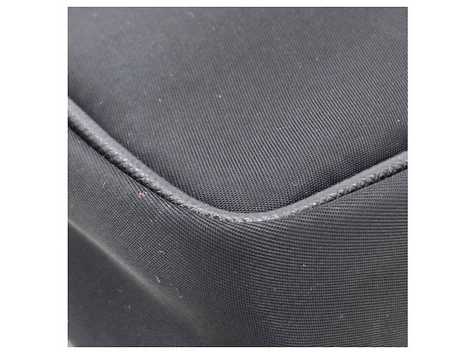 Borsa a tracolla in nylon nero con logo Prada - vista 19