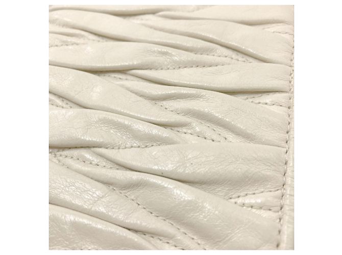Borsa a tracolla in pelle di vitello matelassé Miu Miu Bianco - vista 13