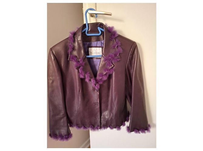 Completo in Pelle Viola Pellessimo Paris Giacca e Gonna Prugna - vista 2