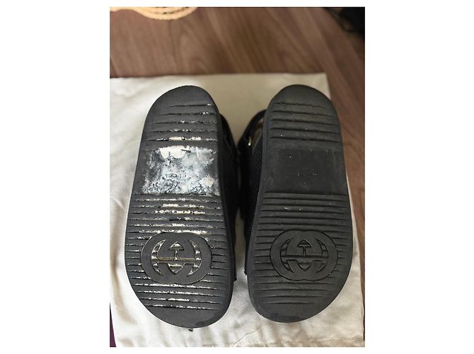 Gucci Sandali in pelle nera traforata Nero - vista 10