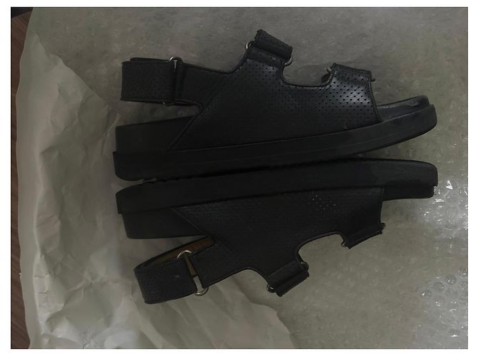 Gucci Sandali in pelle nera traforata Nero - vista 6