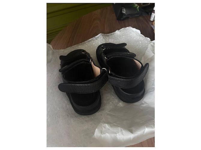 Gucci Sandali in pelle nera traforata Nero - vista 8