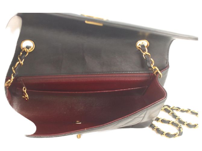 Chanel A01165 Borsa a Spalla Diana 25 in Pelle di Agnello Nera con Hardware Oro Nero - vista 8