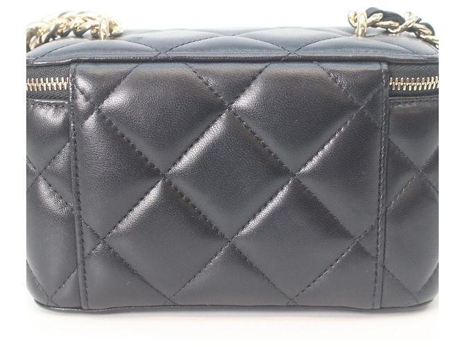 Borsa a tracolla Chanel in agnello nero - vista 3