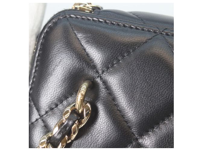 Borsa a tracolla Chanel in agnello nero - vista 8