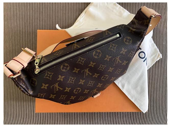 Louis Vuitton Bumbag Marsupio Monogram Marrone - vista 4
