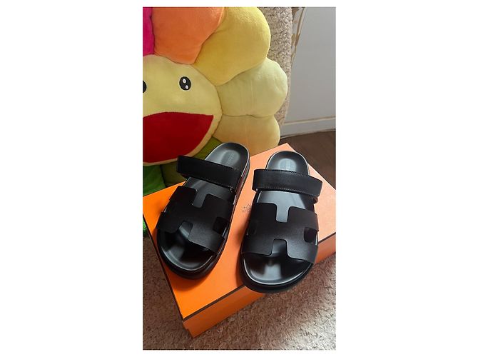 Sandali Hermès Chypre in pelle nera Nero - vista 3
