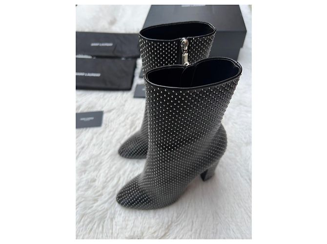 Stivaletti in pelle Saint Laurent con borchie Nero - vista 12