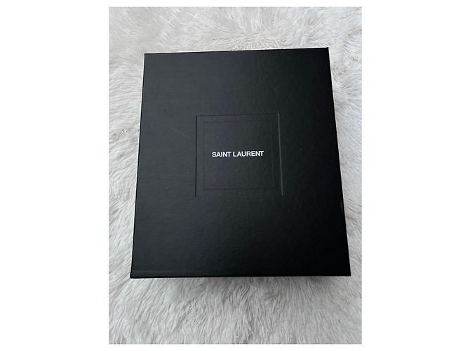 Stivaletti in pelle Saint Laurent con borchie Nero - vista 3