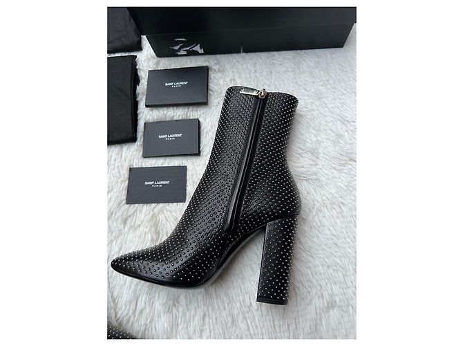 Stivaletti in pelle Saint Laurent con borchie Nero - vista 5