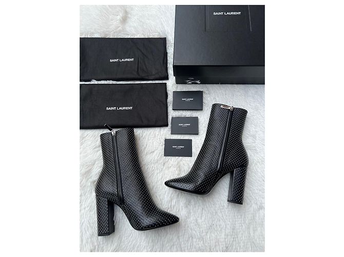 Stivaletti in pelle Saint Laurent con borchie Nero - vista 6