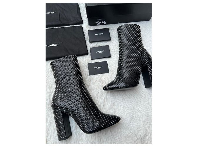Stivaletti in pelle Saint Laurent con borchie Nero - vista 7